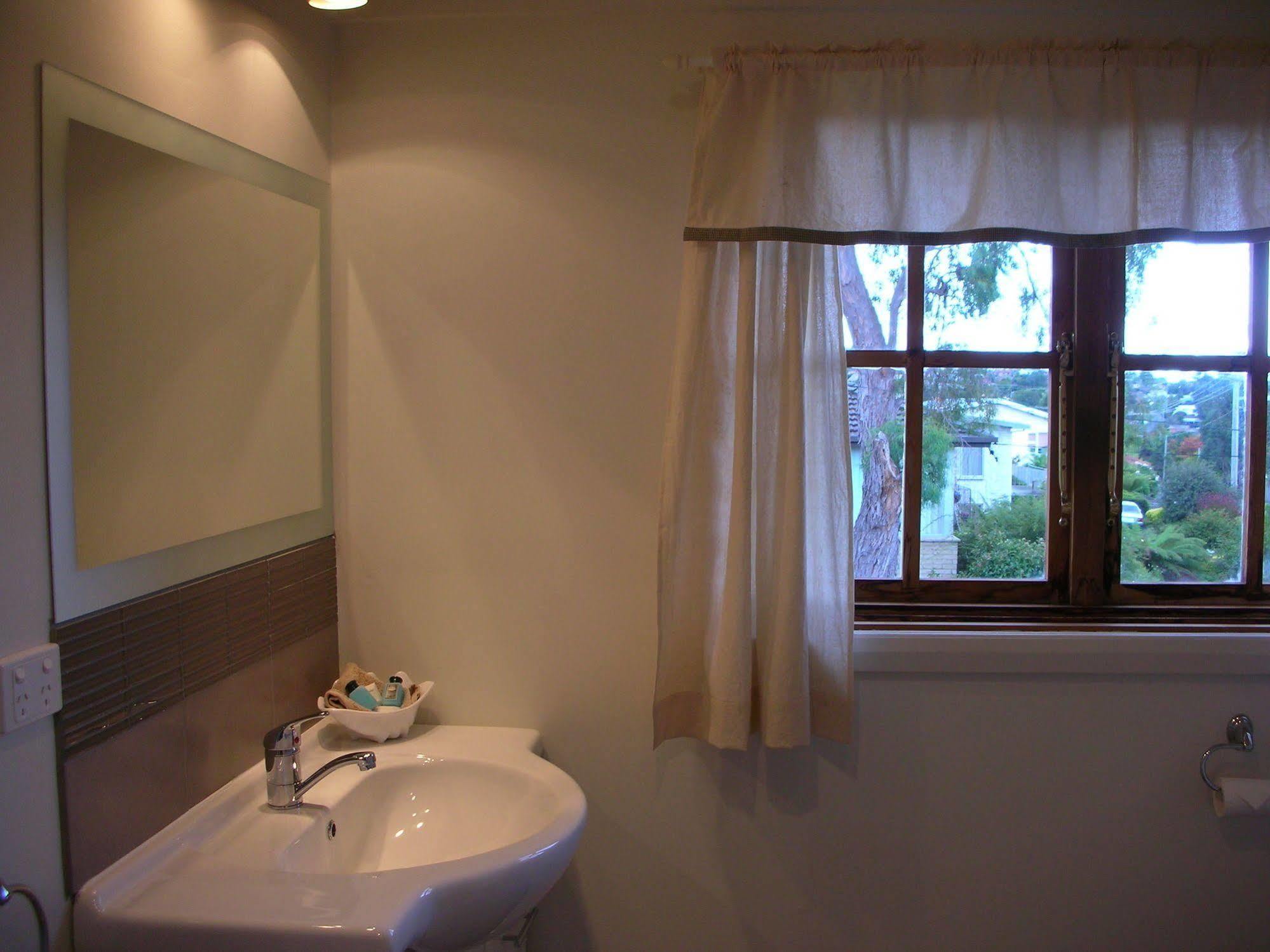 Cedar Cottages Blackmans Bay Экстерьер фото