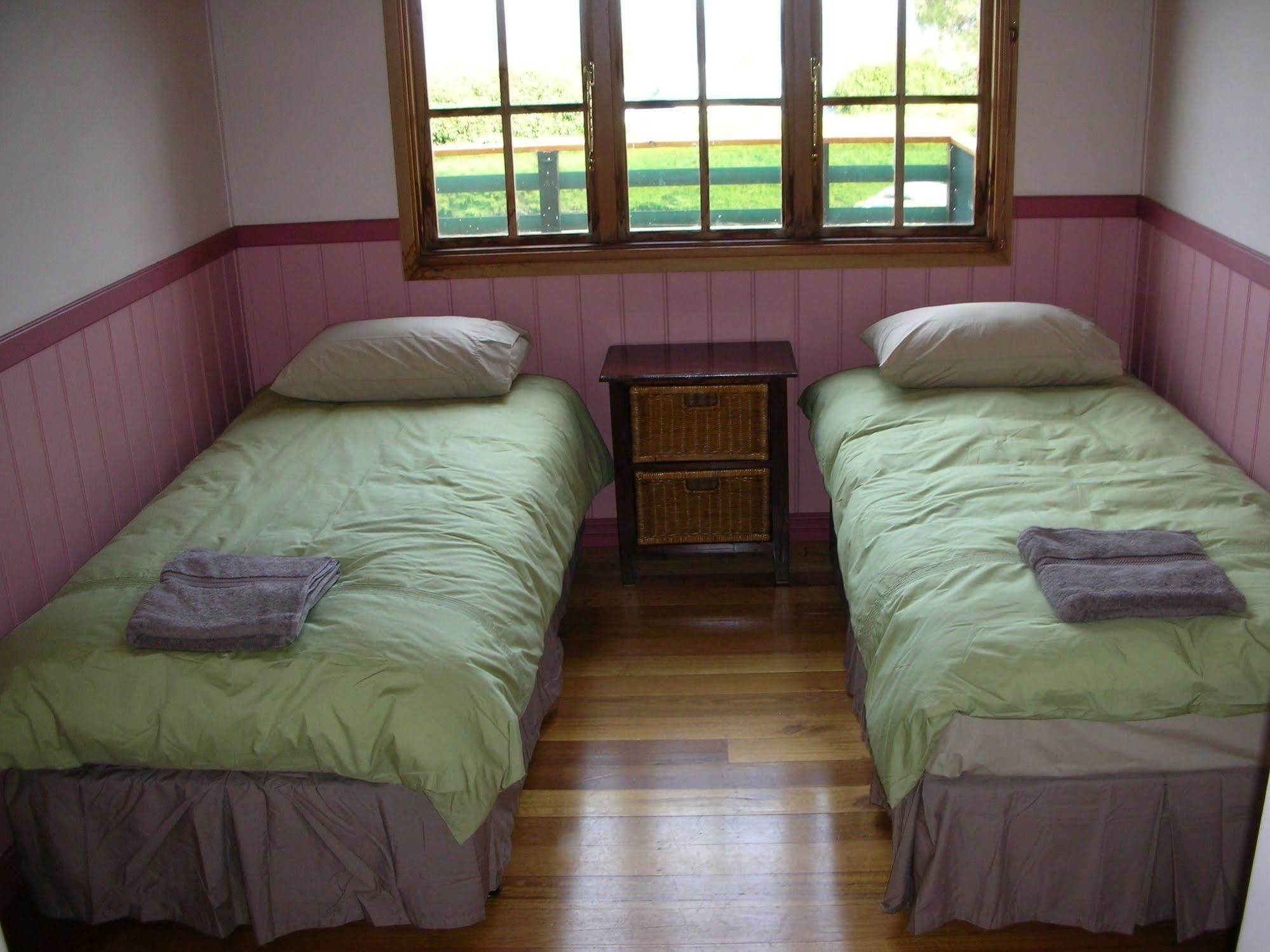 Cedar Cottages Blackmans Bay Экстерьер фото