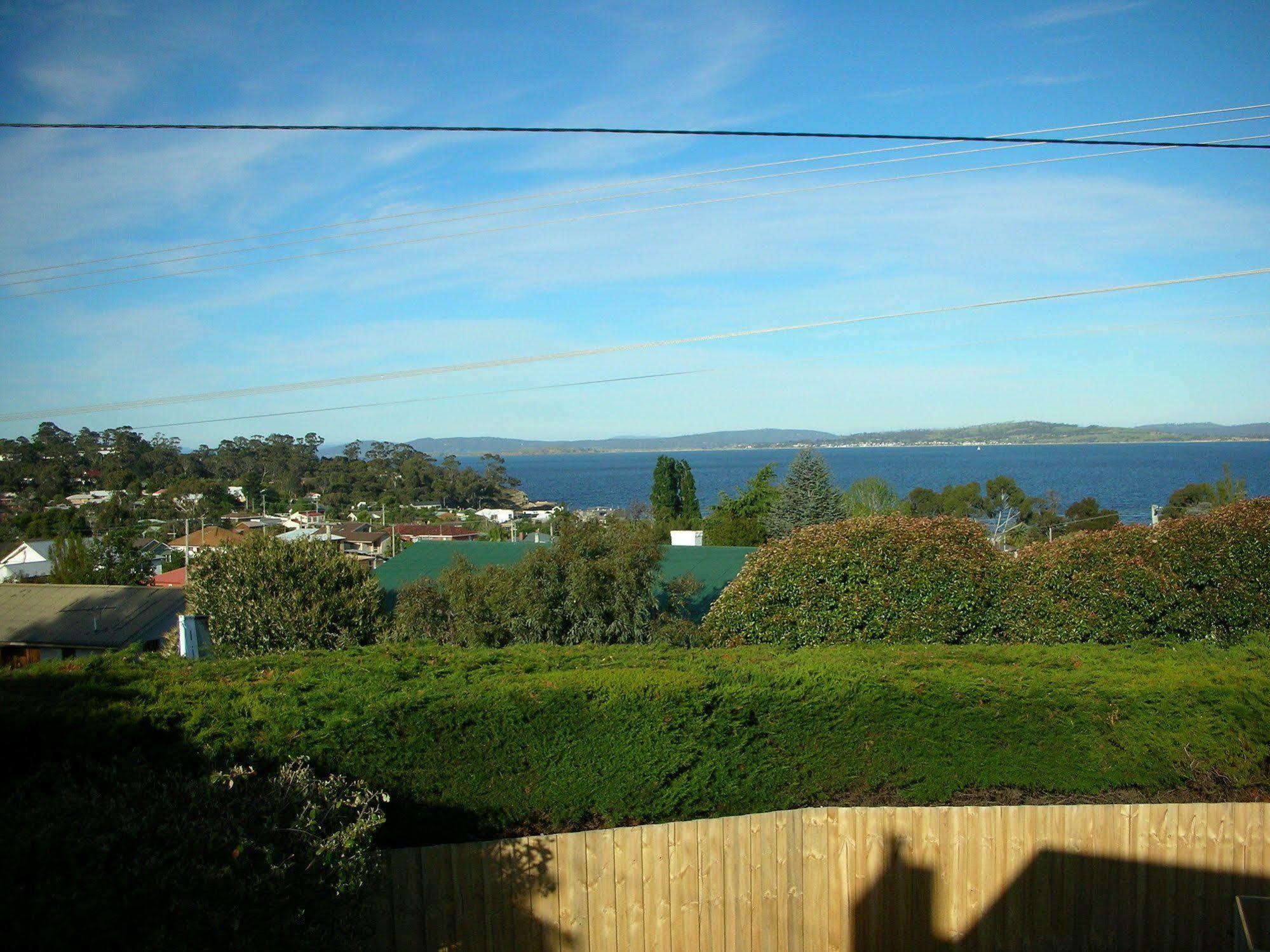 Cedar Cottages Blackmans Bay Экстерьер фото