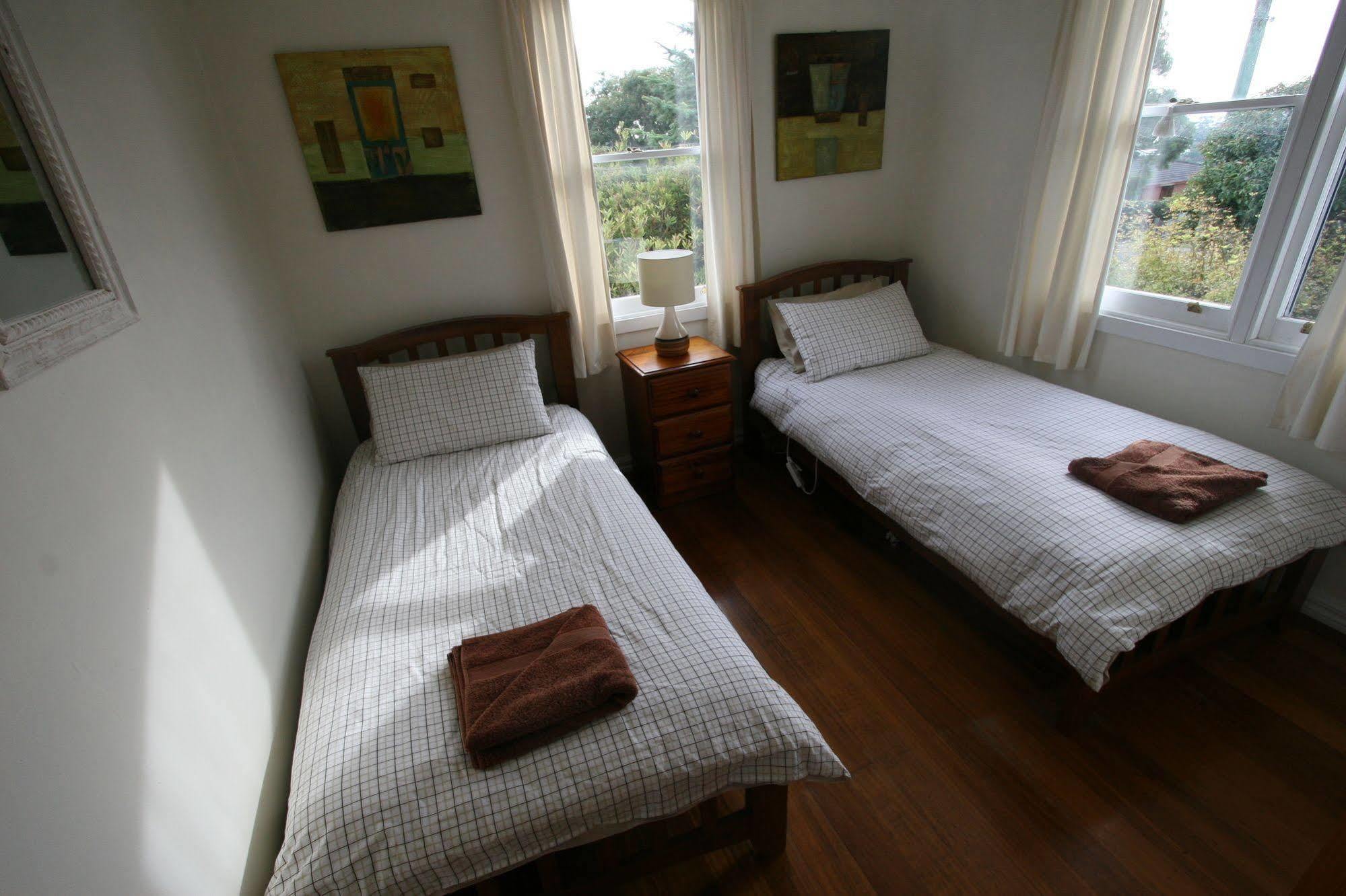 Cedar Cottages Blackmans Bay Экстерьер фото